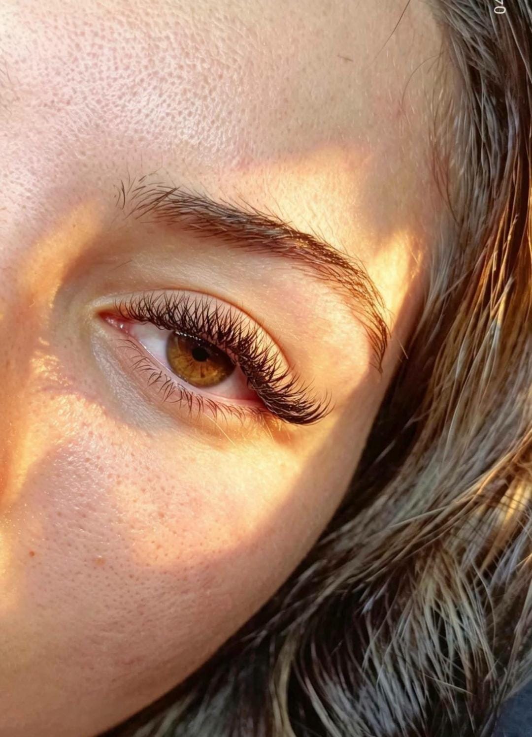 Fox Eyes / Delineado — foto real da Keli Sampaio
